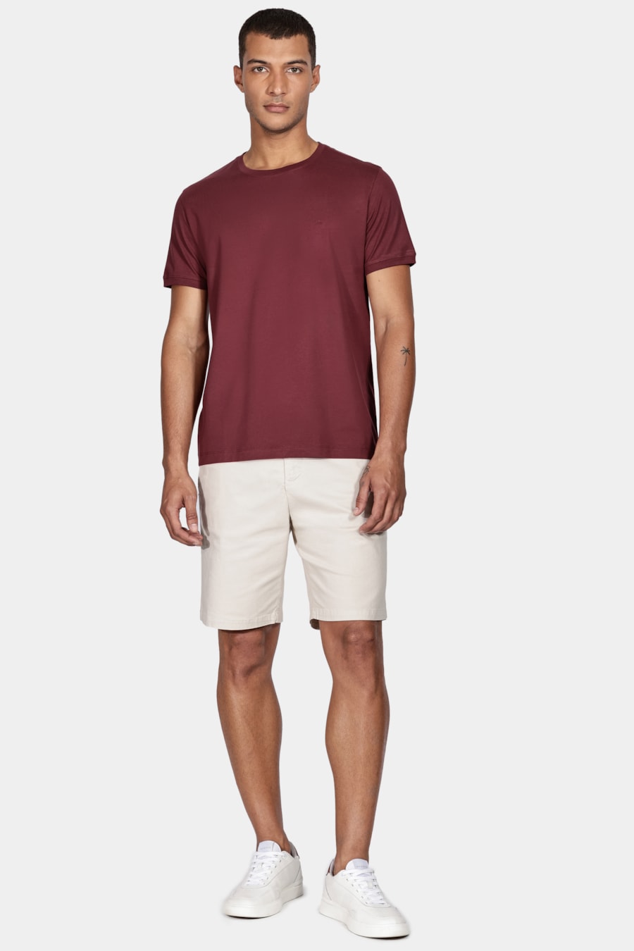 Camiseta Gola Careca de Algodão Pima Bordo Cabernet — foto 2 de 5