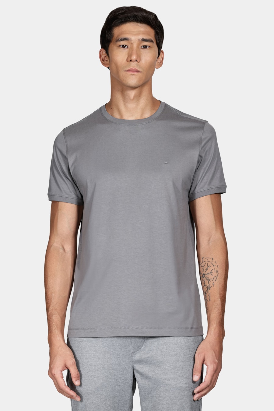Camiseta Gola Careca de Algodão Pima Cinza Grafite — foto 1 de 5