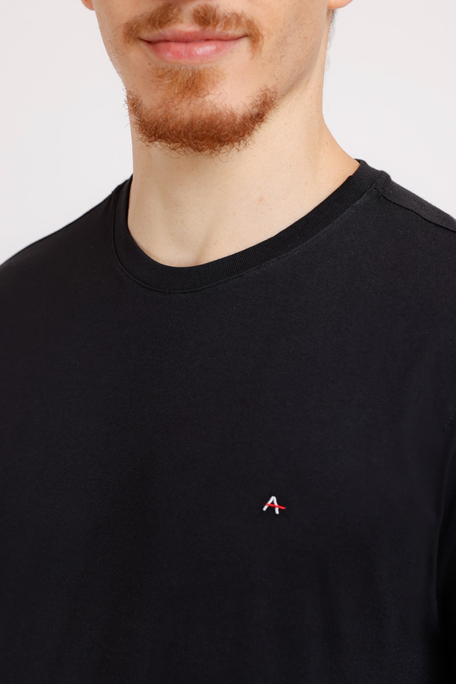 Camiseta Gola Careca Preto — foto 1 de 2
