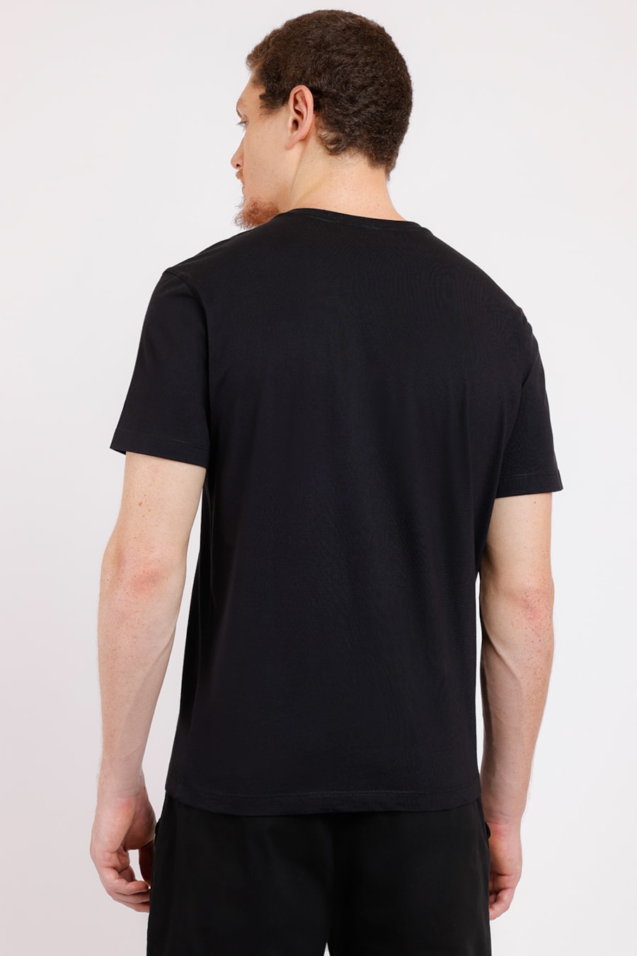 Camiseta Gola Careca Preto — foto 2 de 2