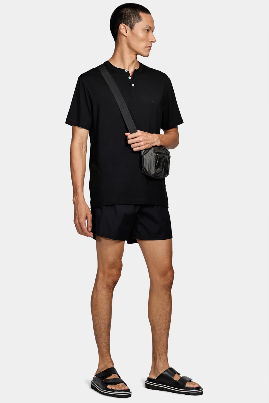 Camiseta Gola Portuguesa Lisa Preto — foto 2 de 4