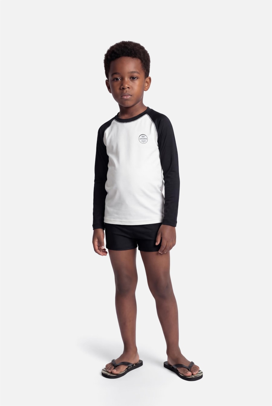Camiseta Infantil Uv Raglan Contrastante Off White C/Preto — foto 2 de 3