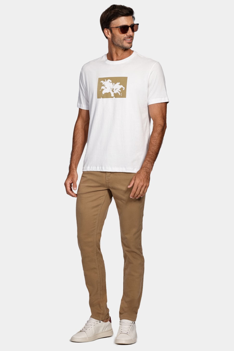 Camiseta Lírio Com Estampa Fotografia Off White — foto 2 de 4