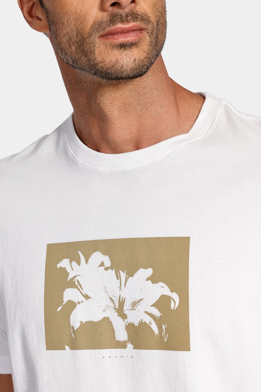 Camiseta Lírio Com Estampa Fotografia Off White — foto 3 de 4