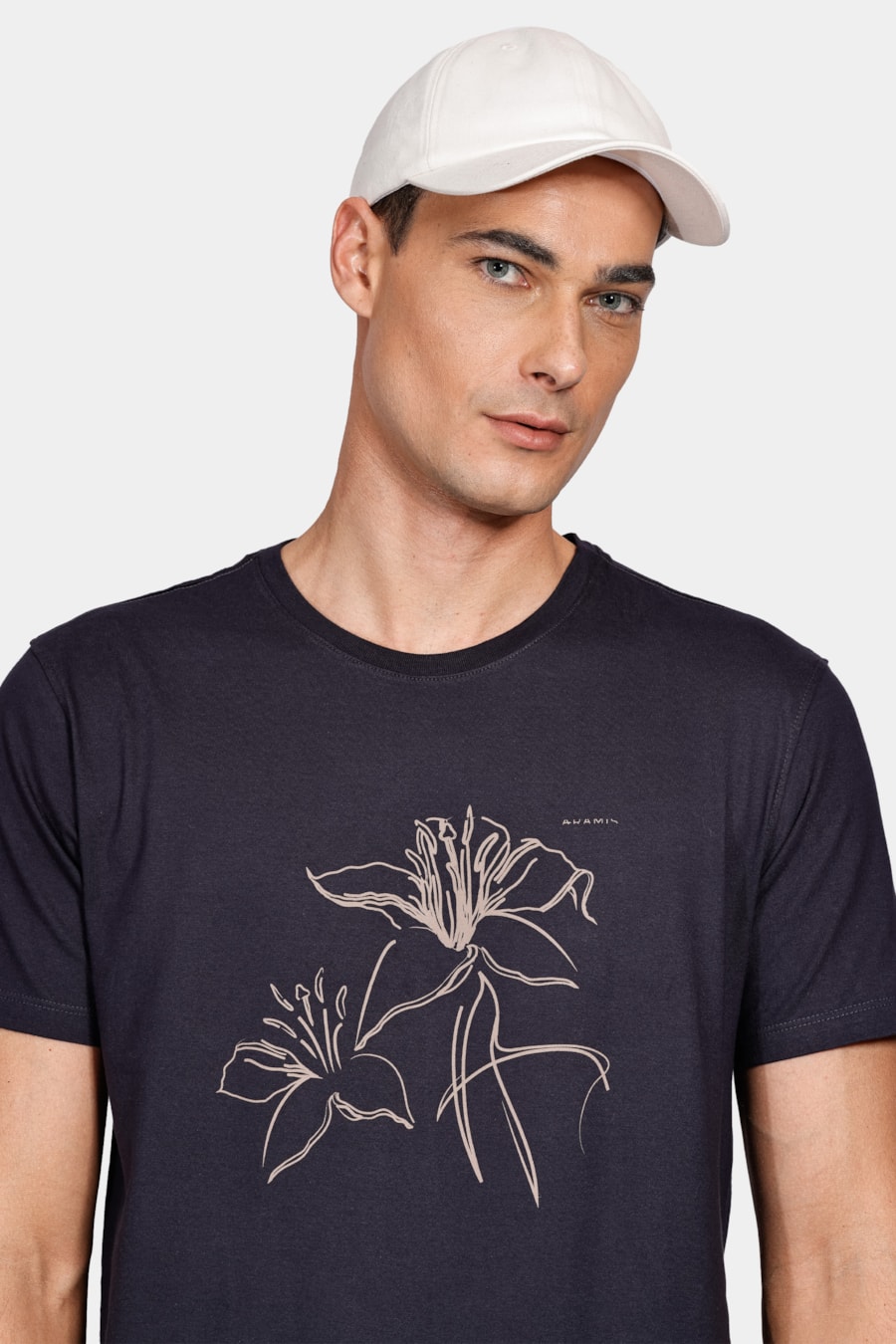 Camiseta Lírios Outline Marinho — foto 3 de 4