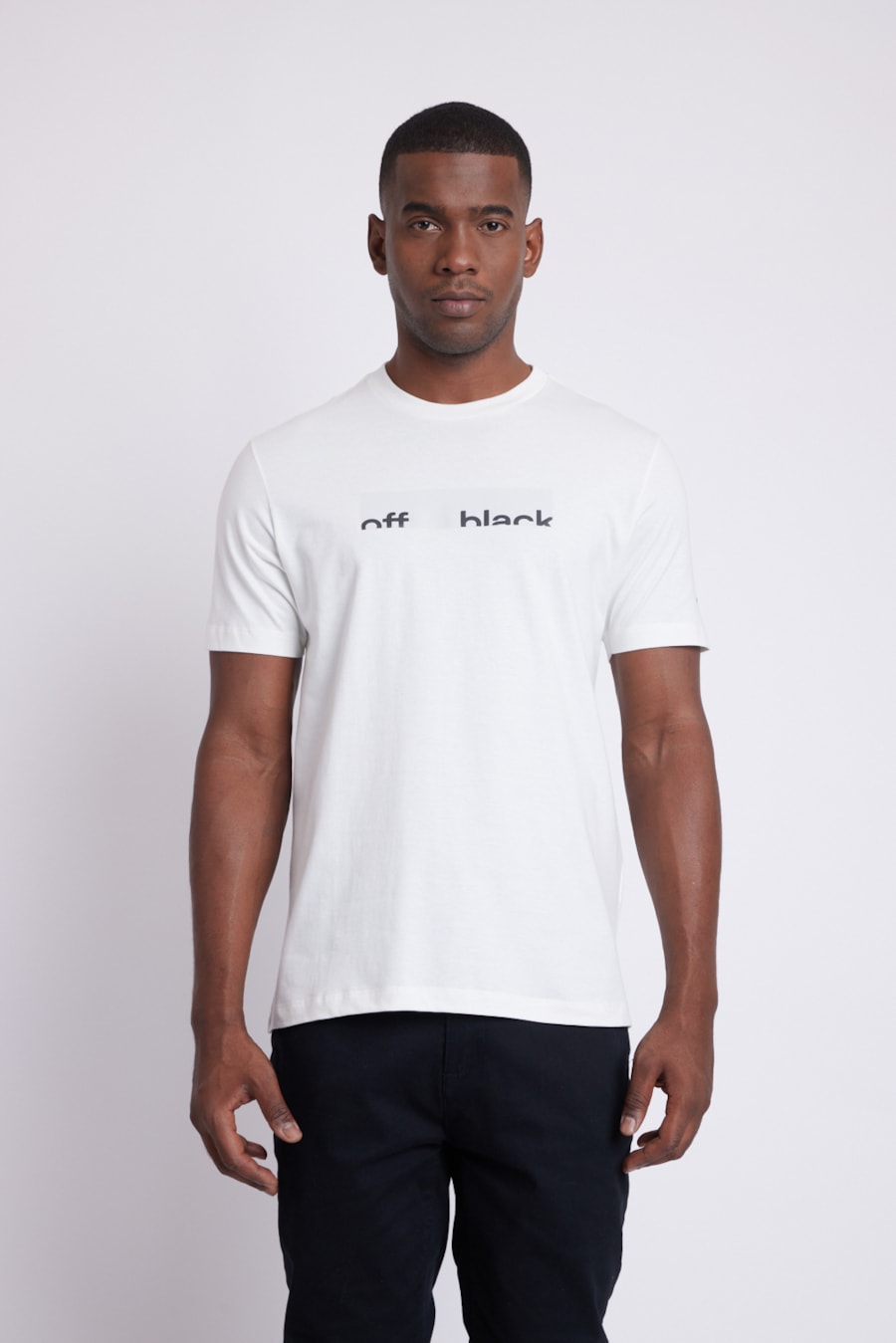 Camiseta Malha Lettering Com Manga Curta Off White — foto 1 de 5