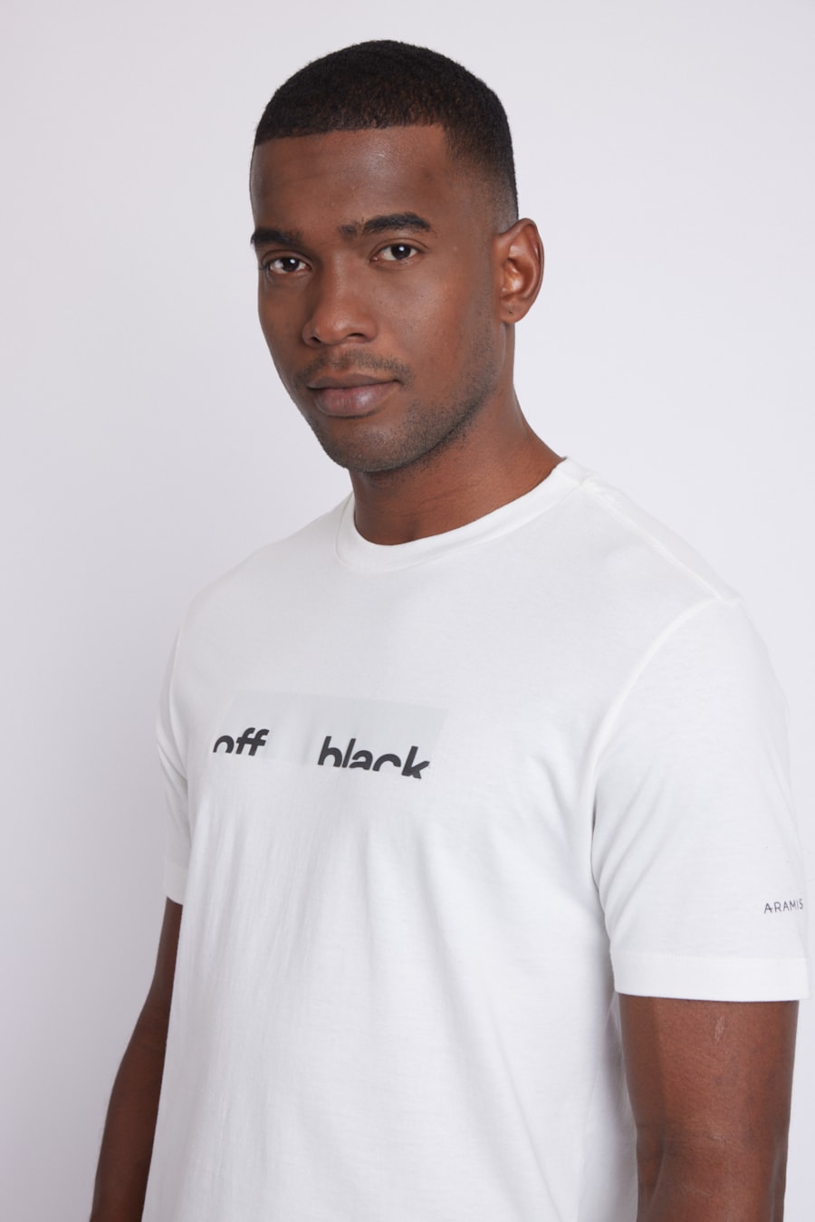 Camiseta Malha Lettering Com Manga Curta Off White — foto 3 de 5