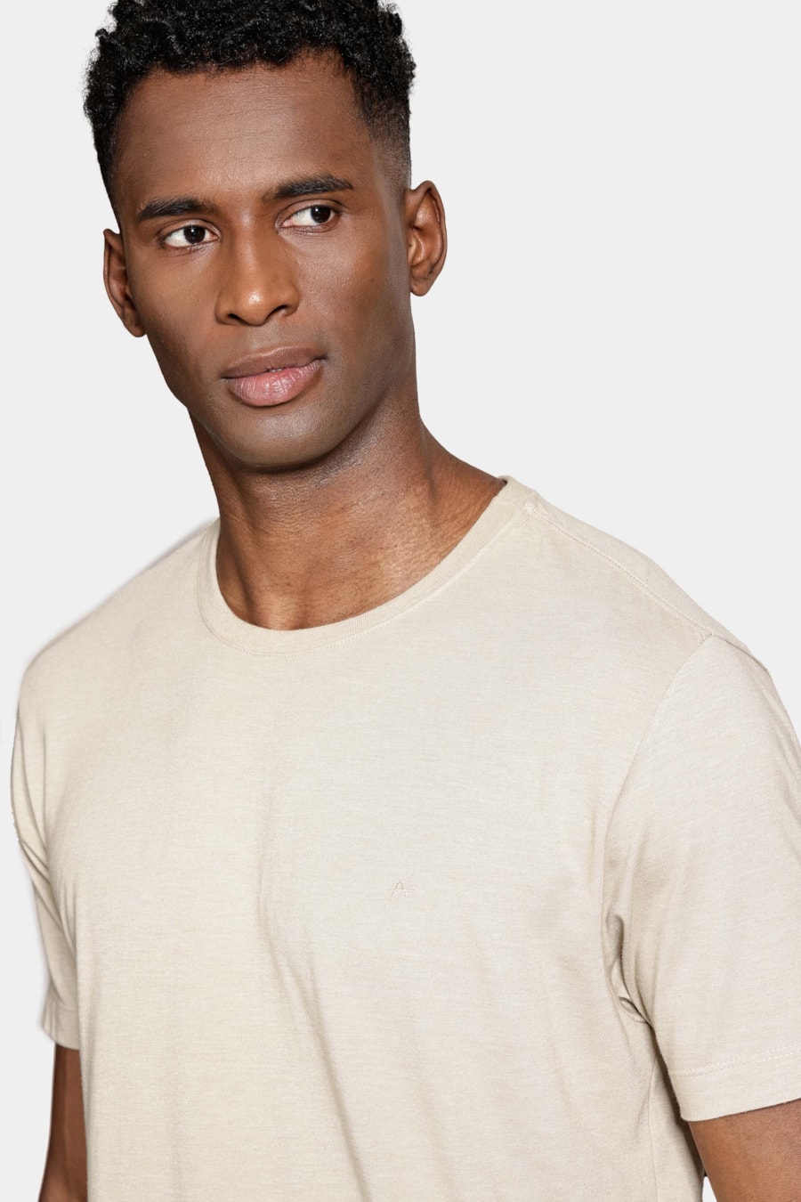 Camiseta Malha Mescla Manga Curta Básica Bege — foto 3 de 5