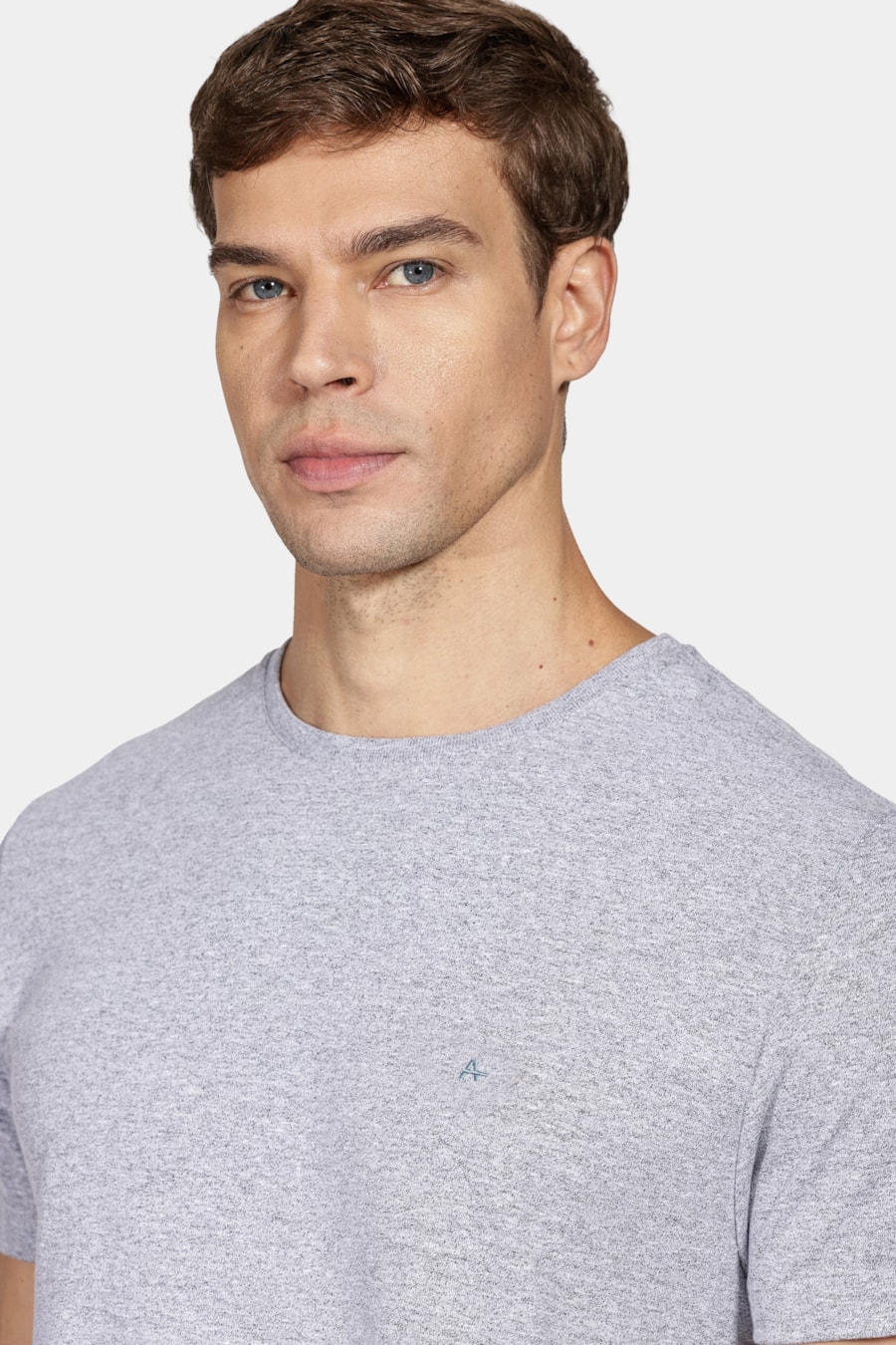 Camiseta Malha Sensation Cinza Mescla — foto 3 de 5