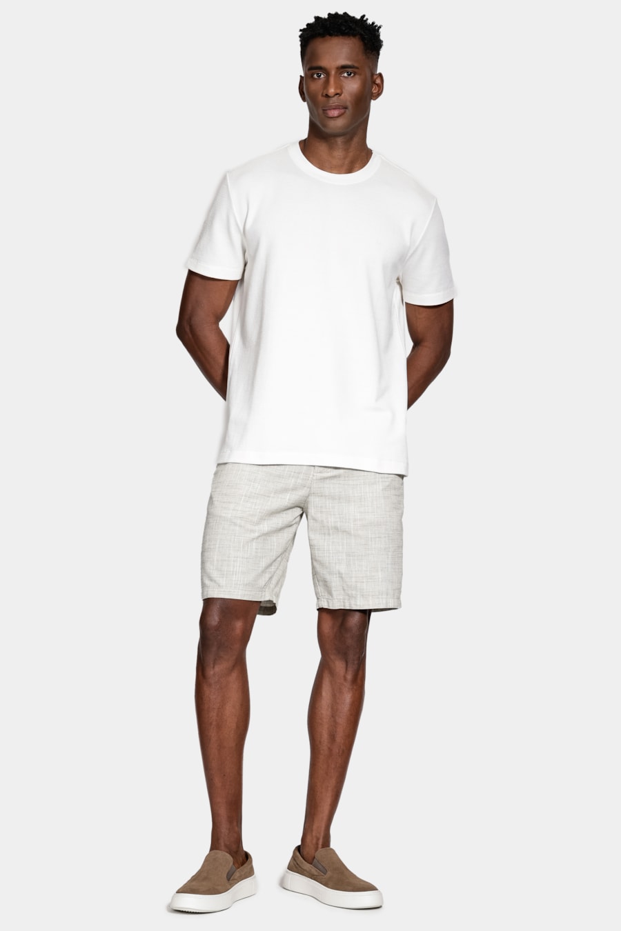 Camiseta Malha Texturizada Manga Curta e Bordado Off White — foto 2 de 5