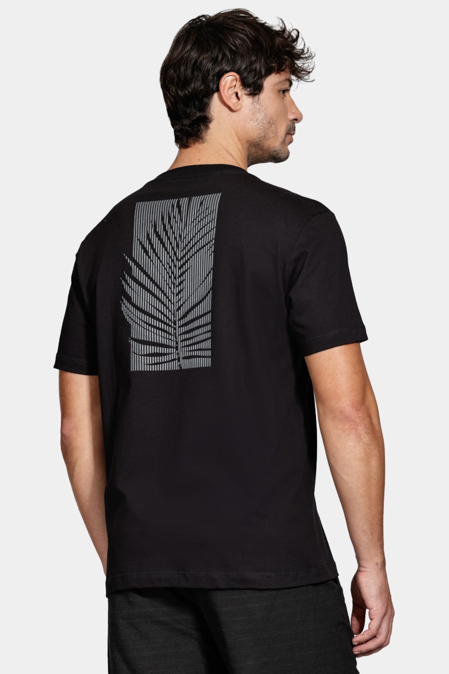 Camiseta Manga Curta Algodão Folhagem Preto — foto 4 de 6