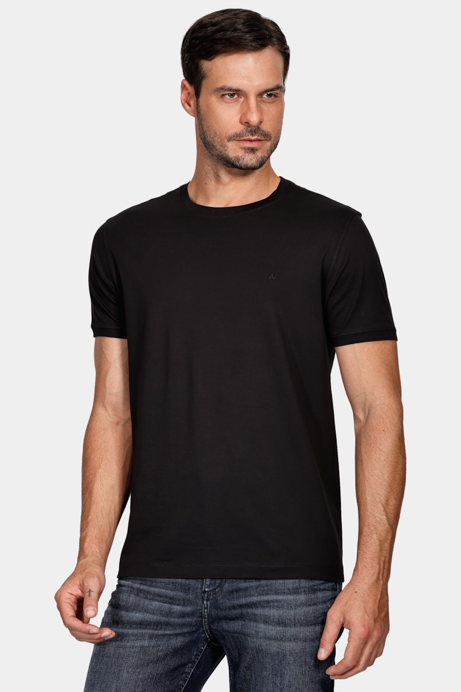 Camiseta Manga Curta Algodão Pima Preto — foto 1 de 4