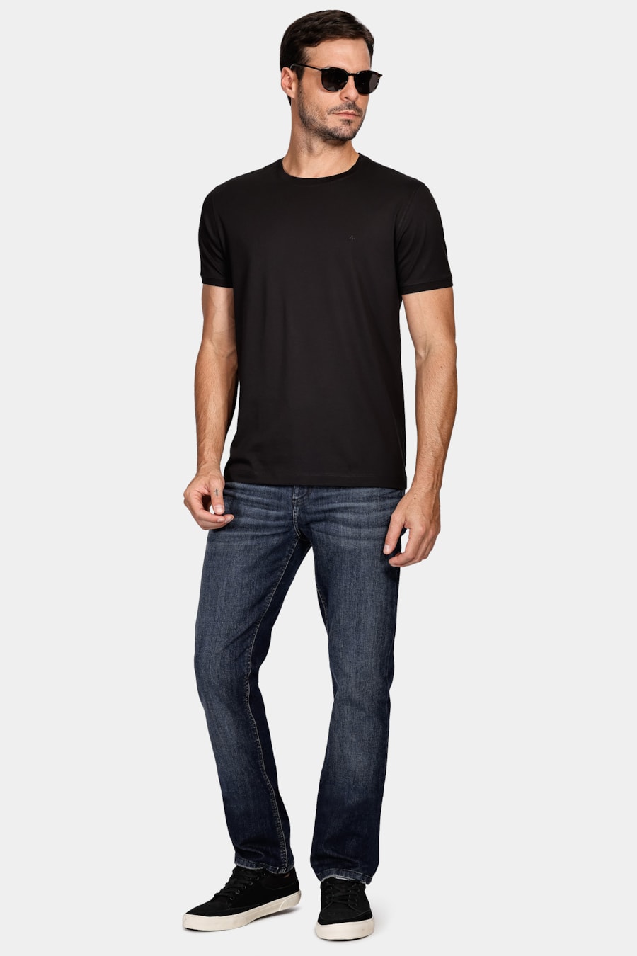Camiseta Manga Curta Algodão Pima Preto — foto 2 de 4