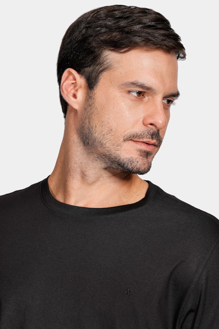 Camiseta Manga Curta Algodão Pima Preto — foto 3 de 4