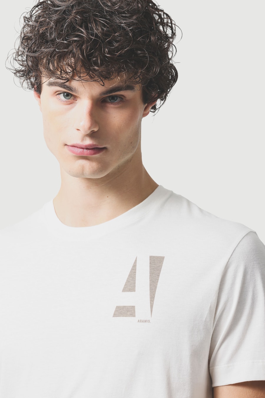 Camiseta Manga Curta Aramis Estampa a Clássico Off White — foto 3 de 5