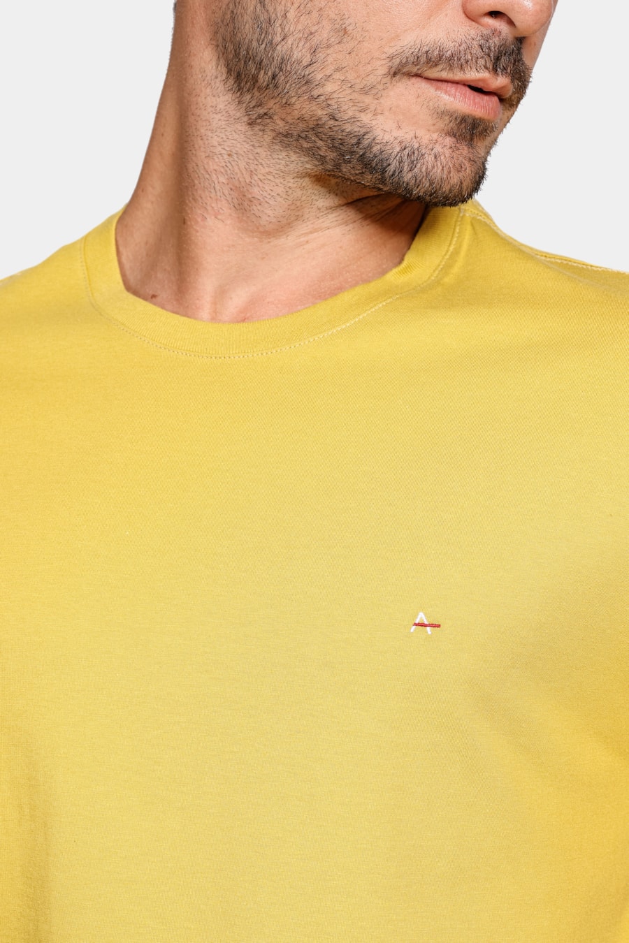 Camiseta Manga Curta Básica Amarelo Mostarda — foto 3 de 4