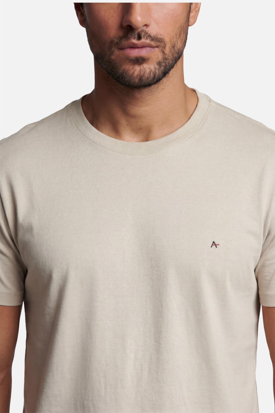 Camiseta Manga Curta Básica Amendoa — foto 3 de 4