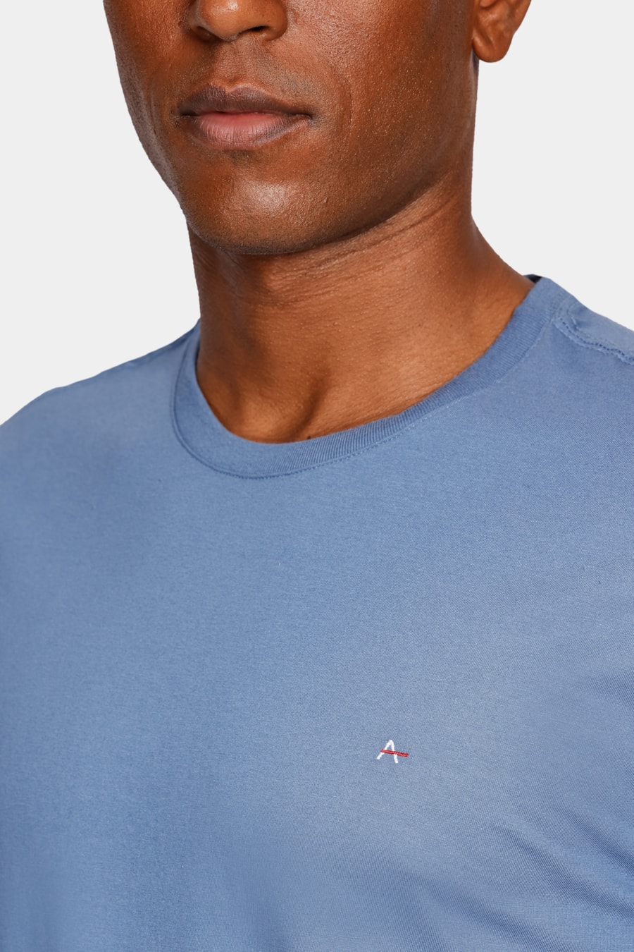 Camiseta Manga Curta Básica Azul Índigo — foto 3 de 4