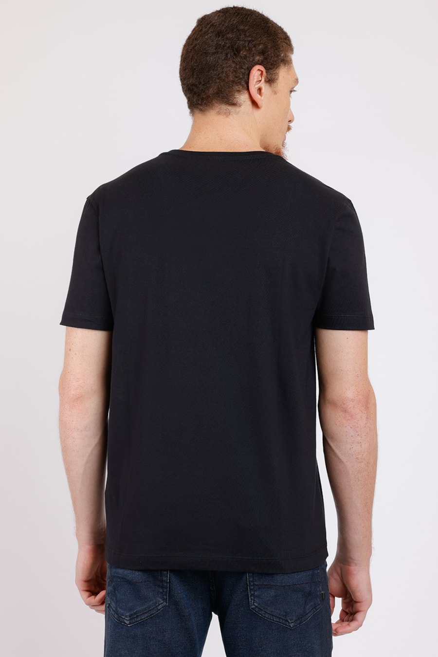 Camiseta Manga Curta Básica Com Gola v Preto — foto 2 de 2