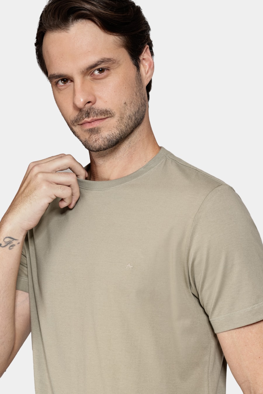 Camiseta Manga Curta Básica Fendi 116 — foto 3 de 5