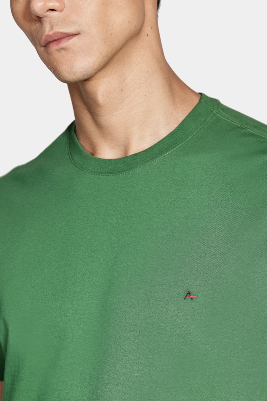 Camiseta Manga Curta Básica Verde Bandeira — foto 3 de 4