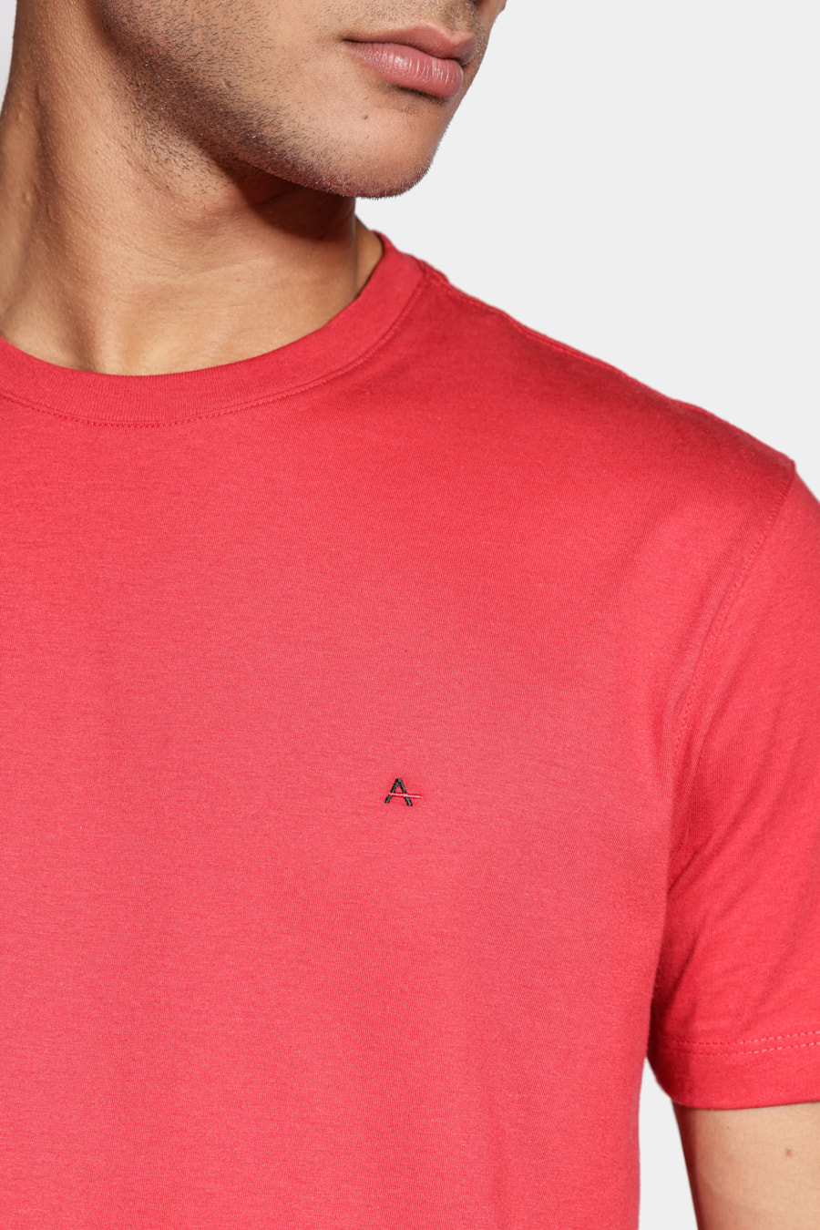 Camiseta Manga Curta Básica Vermelho Aramis — foto 3 de 4