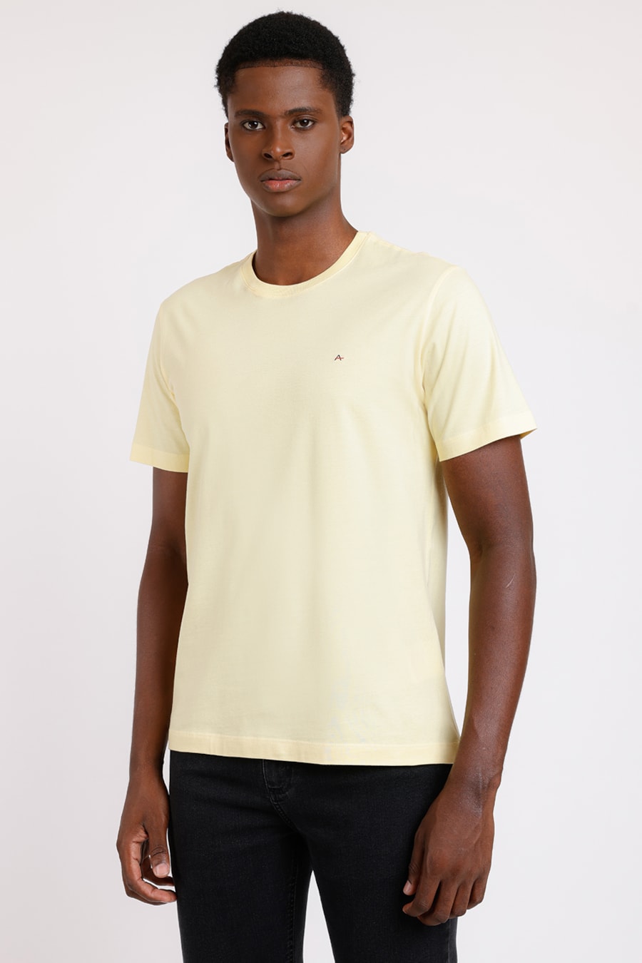 Camiseta Manga Curta Bordado Amarelo — foto 1 de 4