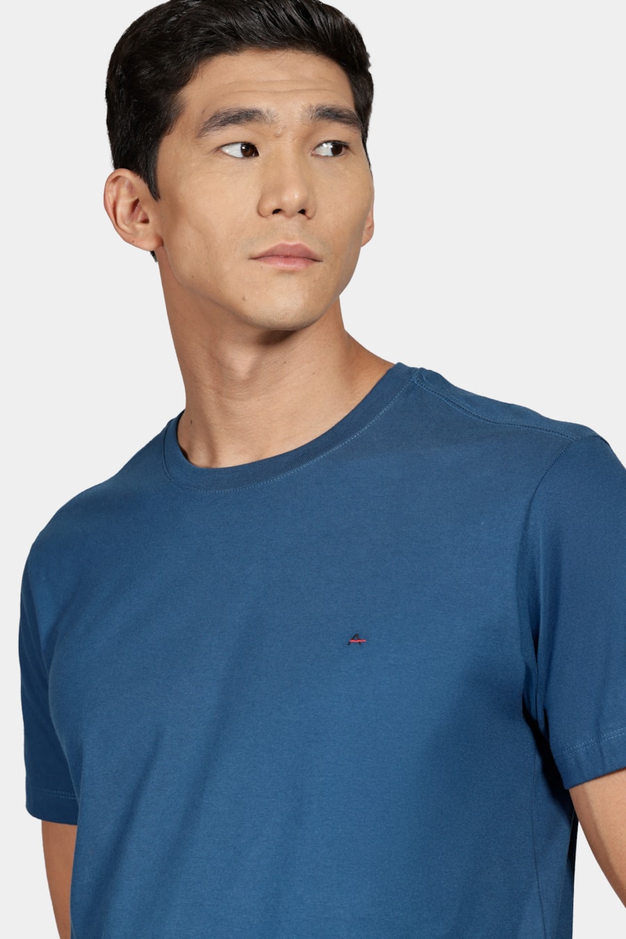Camiseta Manga Curta Bordado Azul Petroleo — foto 3 de 5