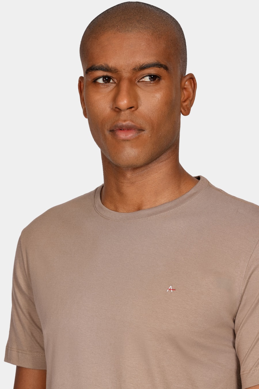 Camiseta Manga Curta Bordado Castor — foto 3 de 4