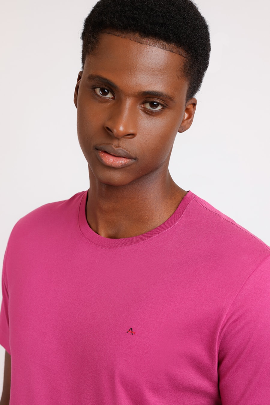 Camiseta Manga Curta Bordado Rosa Escuro — foto 3 de 4