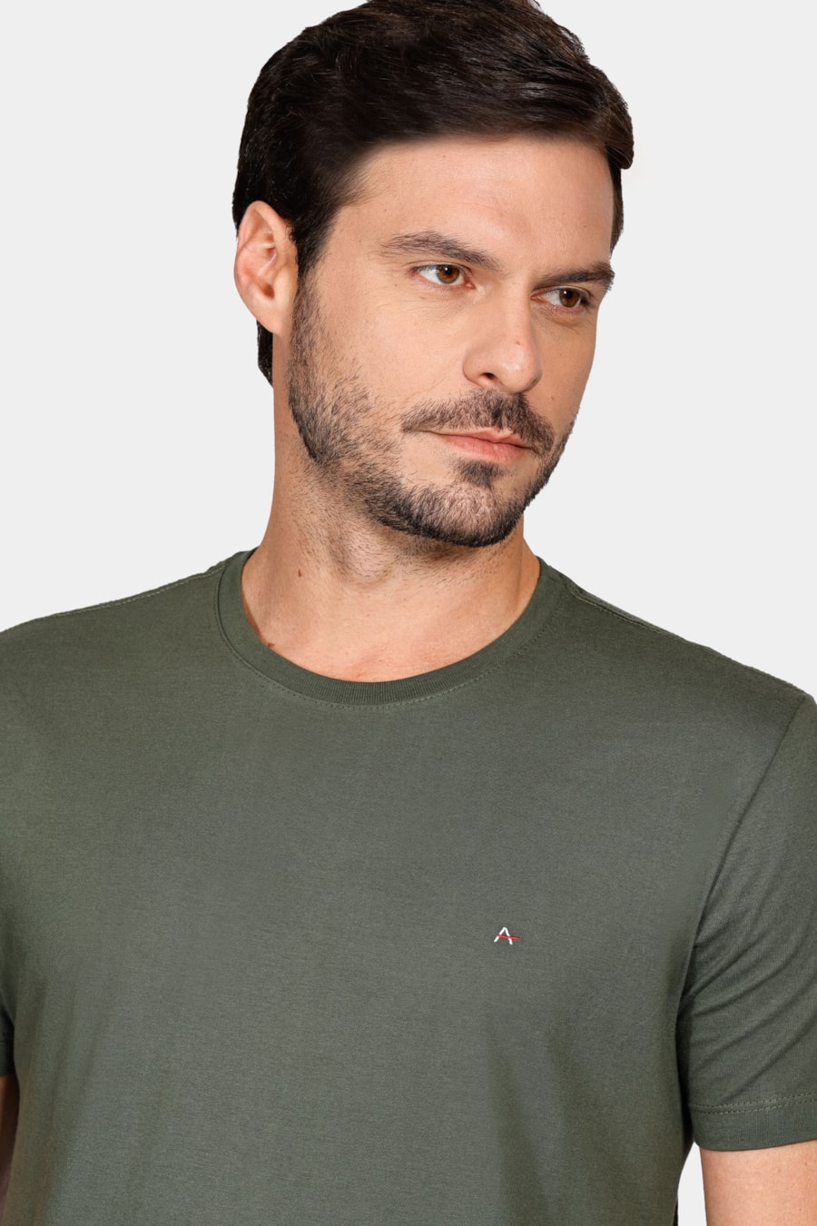 Camiseta Manga Curta Bordado Verde Militar — foto 3 de 4