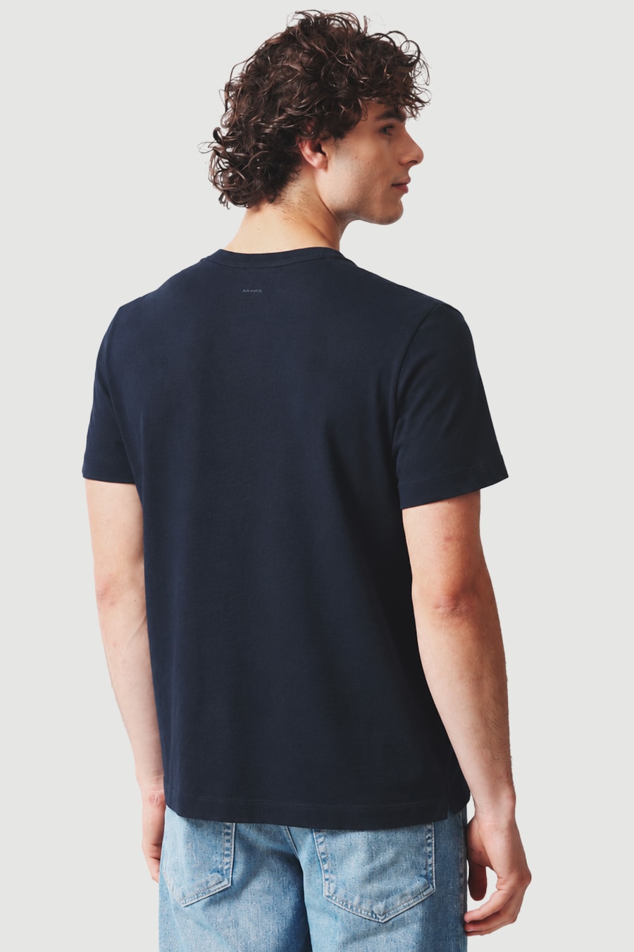 Camiseta Manga Curta Box Lisa Marinho — foto 4 de 5