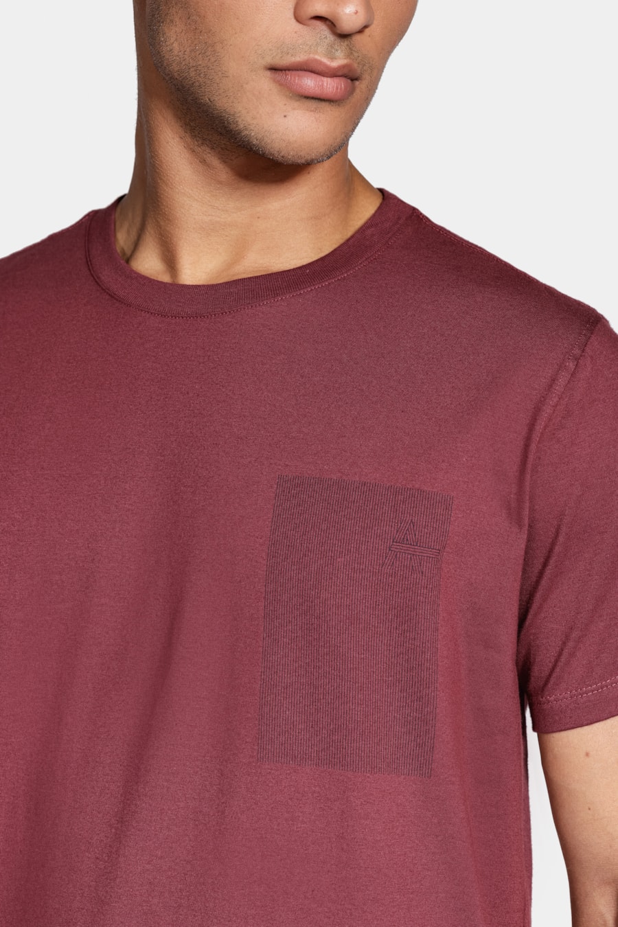 Camiseta Manga Curta Code Bordo Cabernet — foto 3 de 5