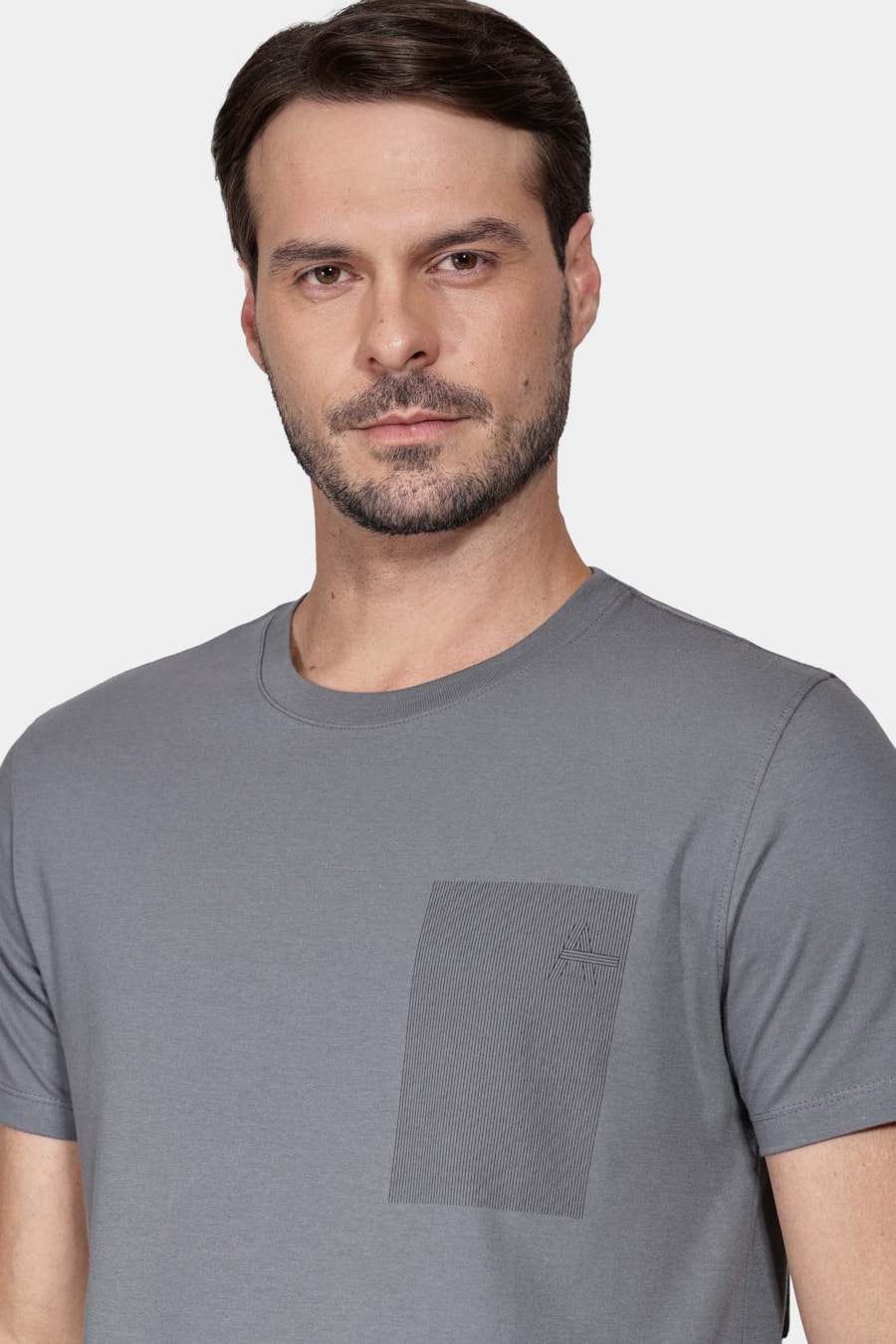 Camiseta Manga Curta Code Cinza Grafite — foto 3 de 5