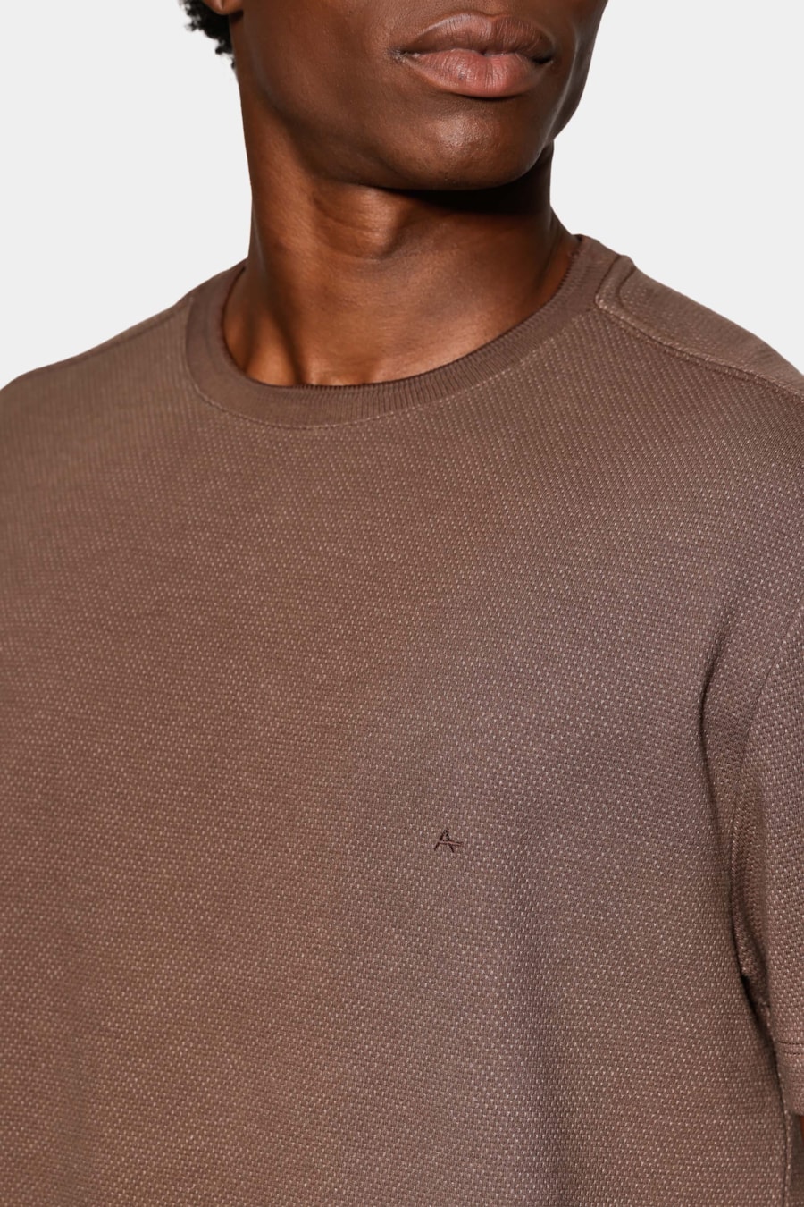 Camiseta Manga Curta Colmeia Nervura Chocolate — foto 3 de 5