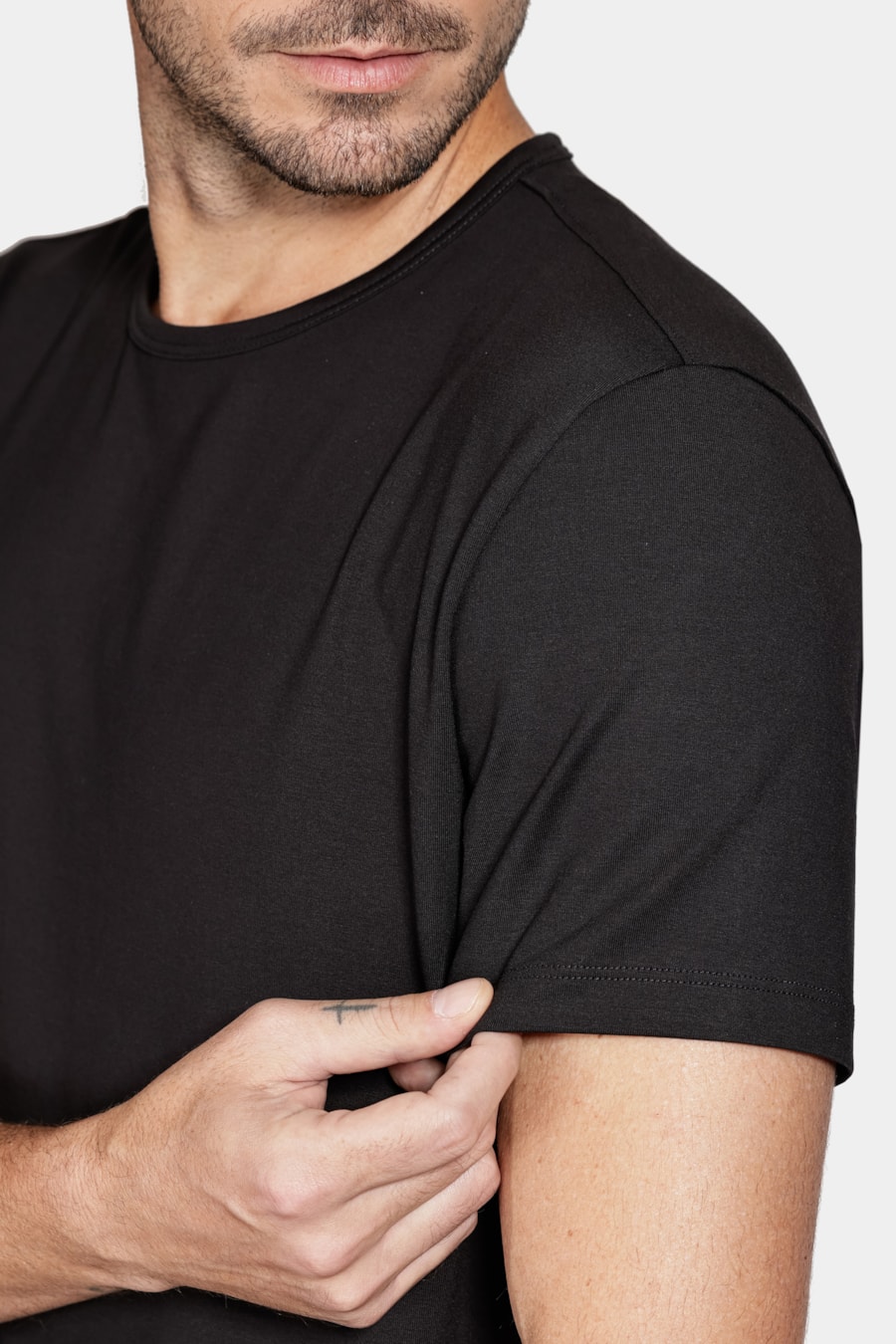 Camiseta Manga Curta de Algodão Pima Gaseado Preto — foto 3 de 5