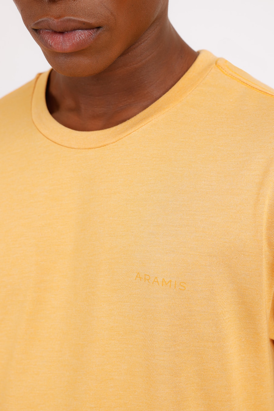 Camiseta Manga Curta Eco Lisa Amarelo Mango — foto 1 de 2