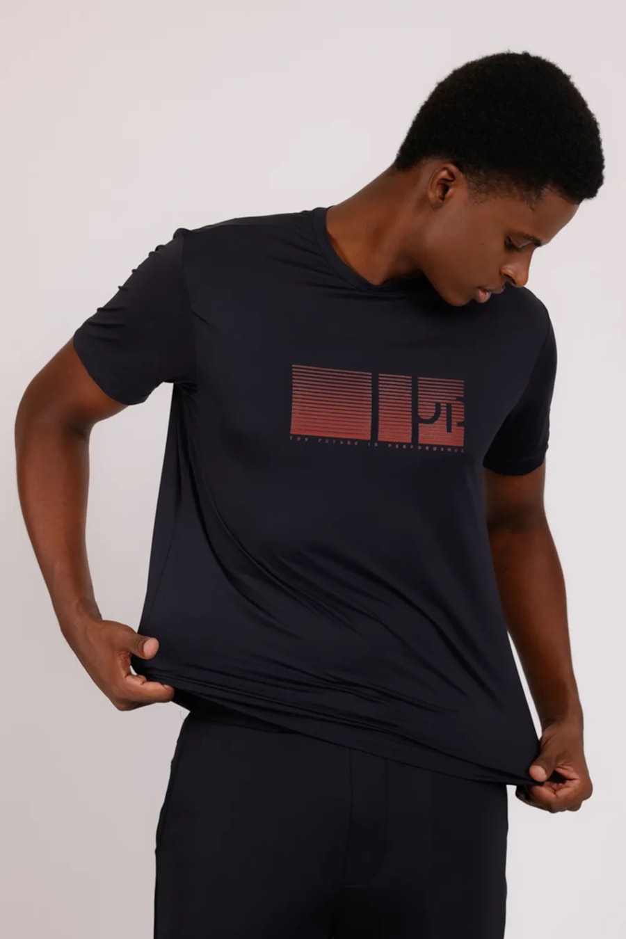 Camiseta Manga Curta em Estampa Geométrica Preto — foto 4 de 5