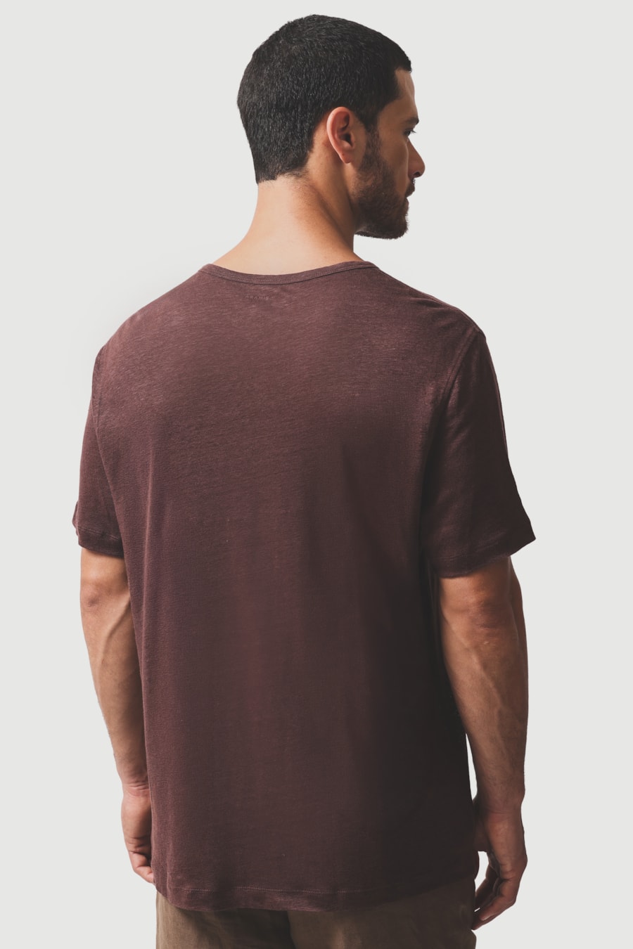 Camiseta Manga Curta em Linho Charuto 118 — foto 4 de 5