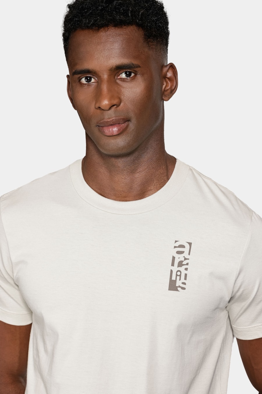 Camiseta Manga Curta Estampa Aramis Algodão Gelo 116 — foto 3 de 7