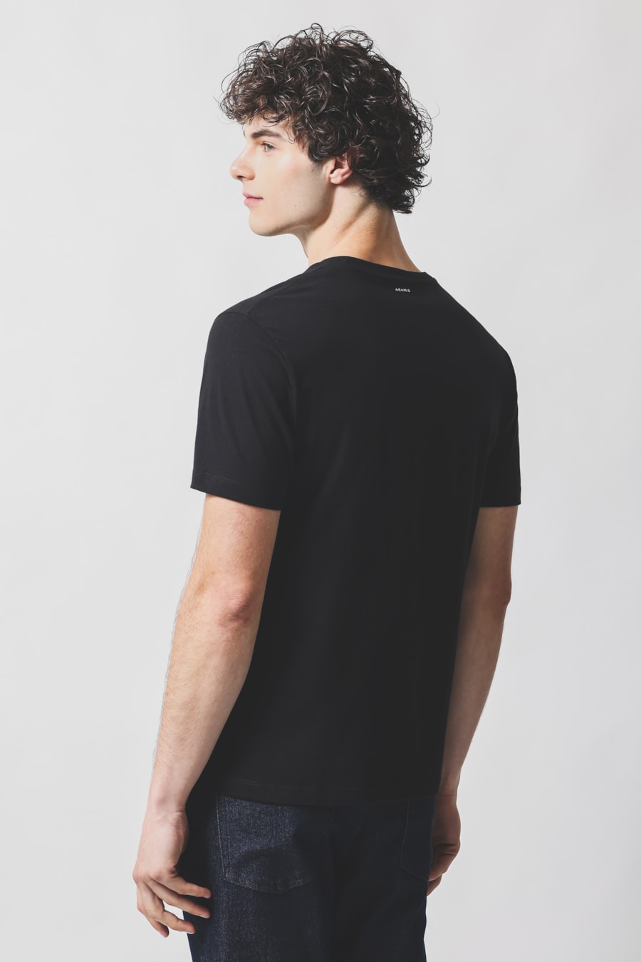 Camiseta Manga Curta Estampa Aramis Code Preto — foto 4 de 5