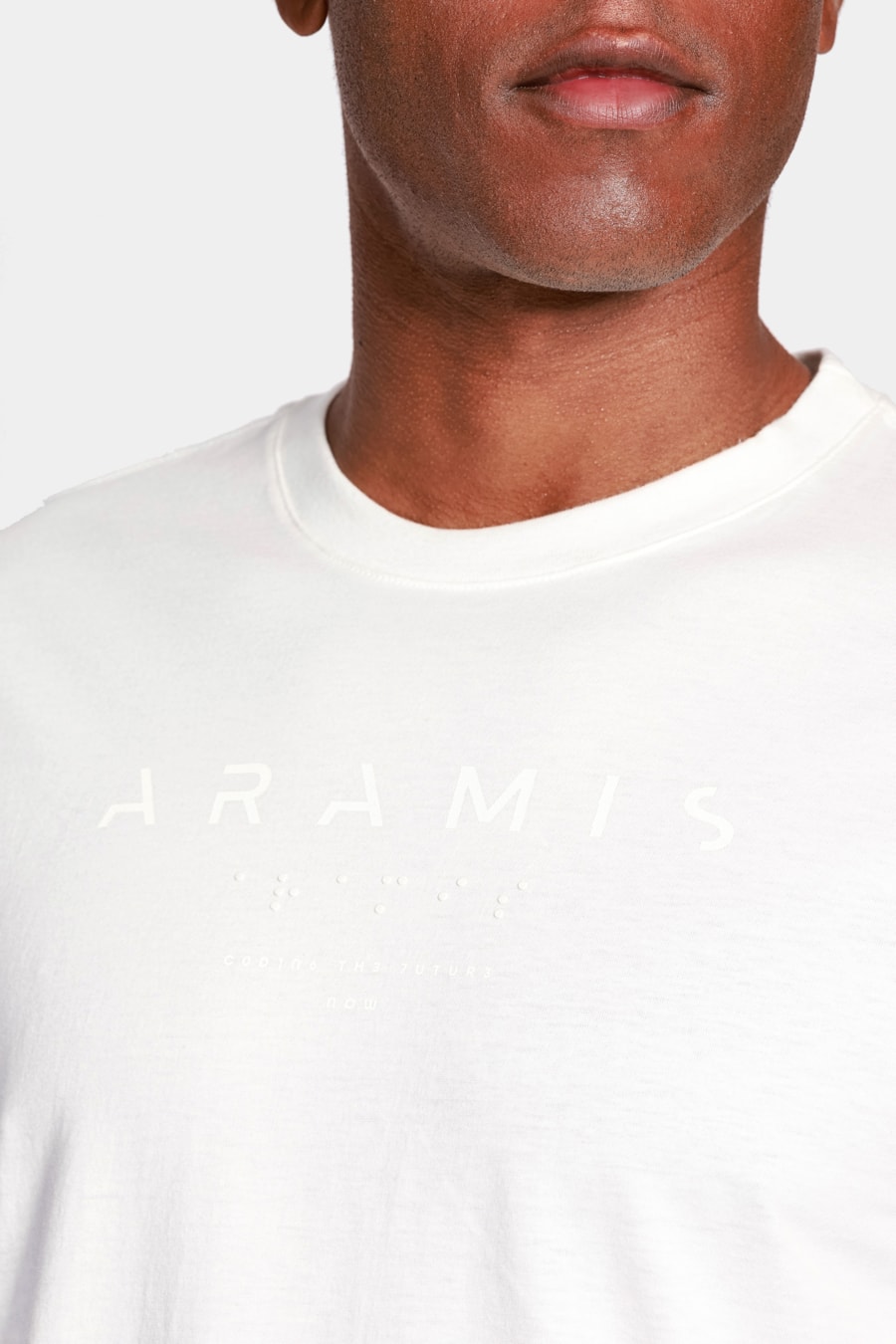 Camiseta Manga Curta Estampa Aramis Off White — foto 3 de 4