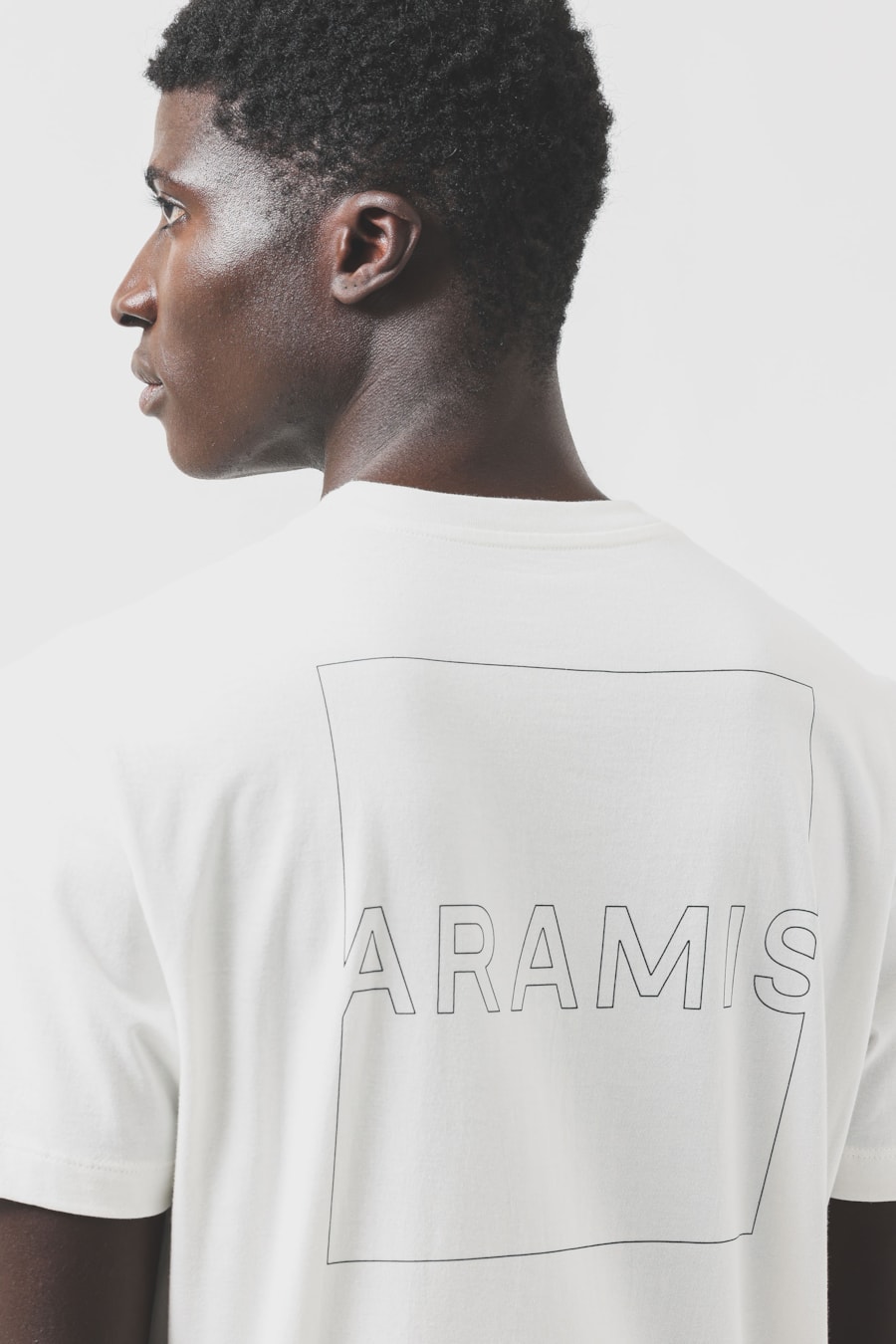 Camiseta Manga Curta Estampa Outline Off White — foto 4 de 7