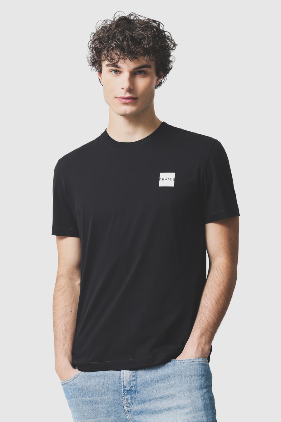 Camiseta Manga Curta Estampa Outline Preto — foto 1 de 7