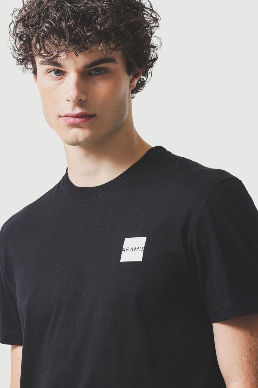 Camiseta Manga Curta Estampa Outline Preto — foto 3 de 7