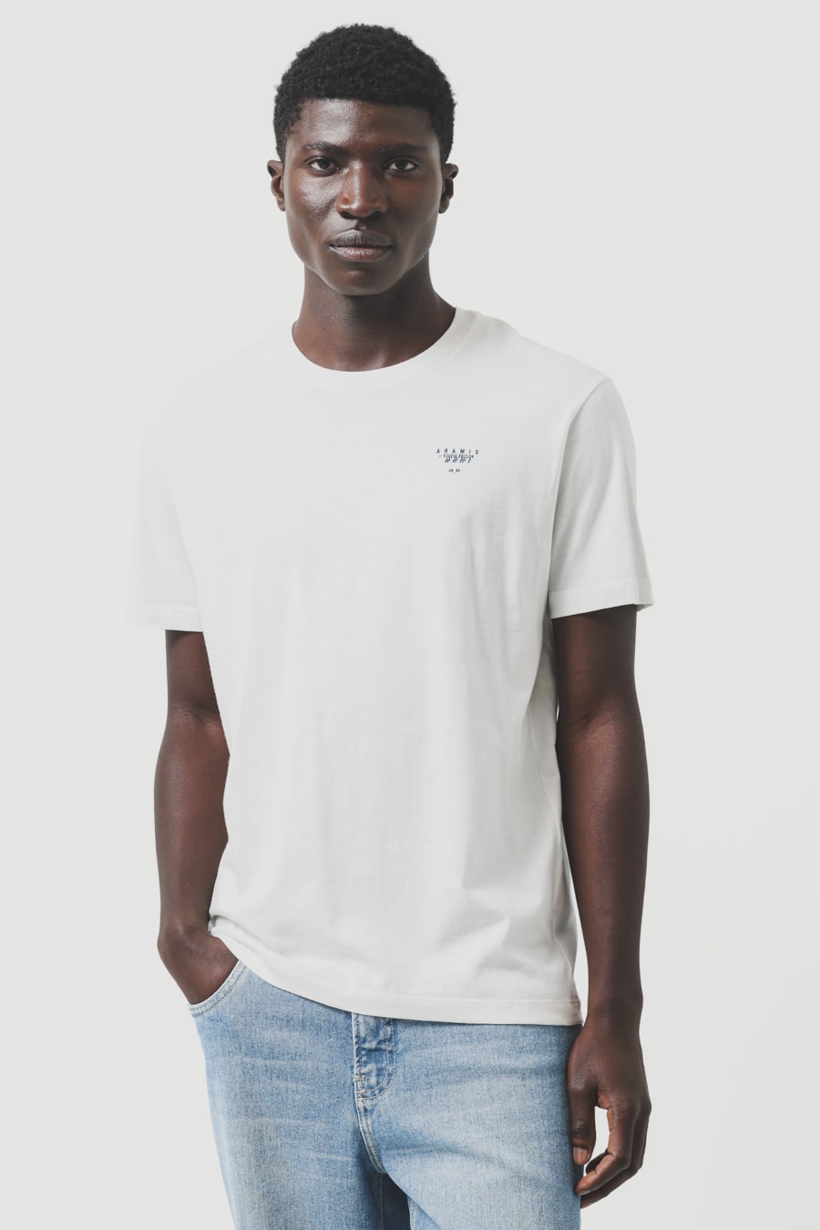 Camiseta Manga Curta Estampa Studio Off White — foto 1 de 5