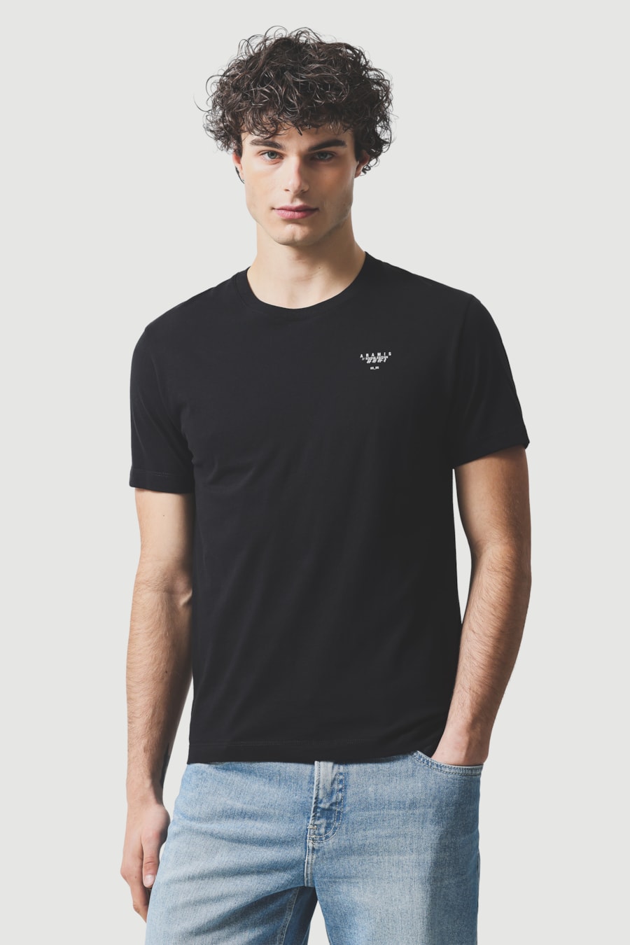 Camiseta Manga Curta Estampa Studio Preto — foto 1 de 5