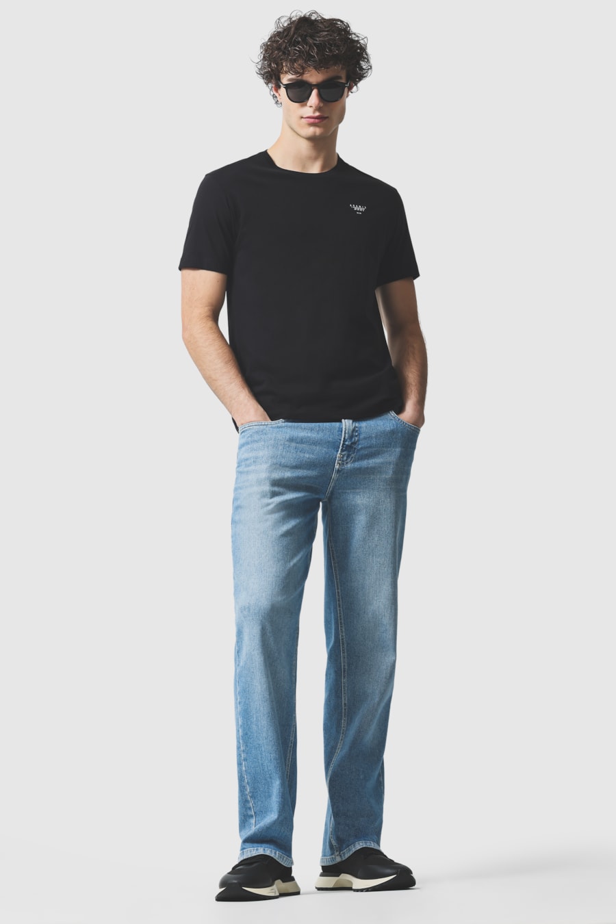 Camiseta Manga Curta Estampa Studio Preto — foto 2 de 5