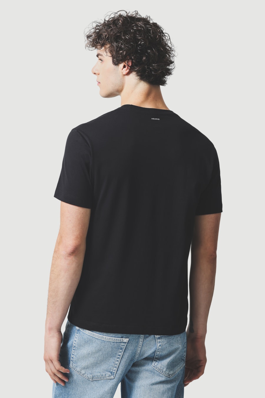 Camiseta Manga Curta Estampa Studio Preto — foto 4 de 5