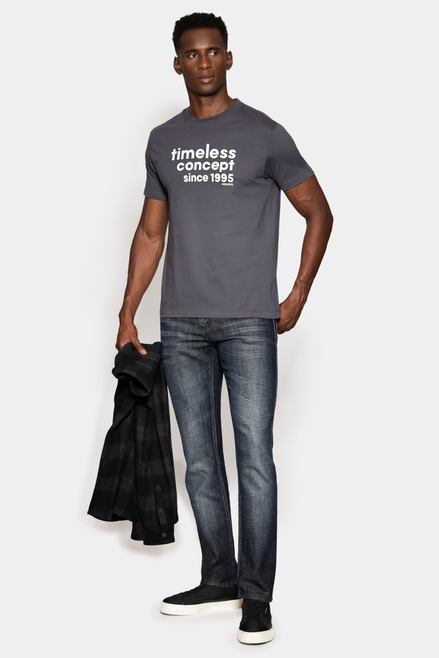 Camiseta Manga Curta Estampa Timeless Antracite 117 — foto 2 de 6
